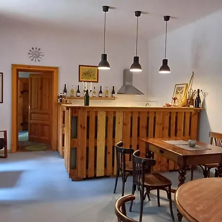 Karadi-Berger Wine And Bike Erdobenye Appartement