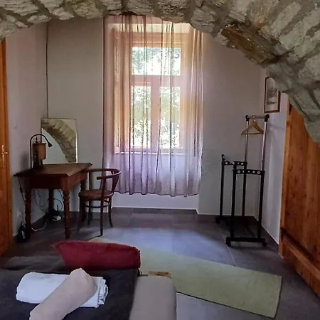 Karadi-berger Vendeghaz